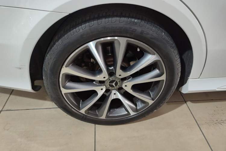 Used Mercedes-Benz E-Class 2015 Facelift E 200 L Sport Edition Right Rear Wheel Hub