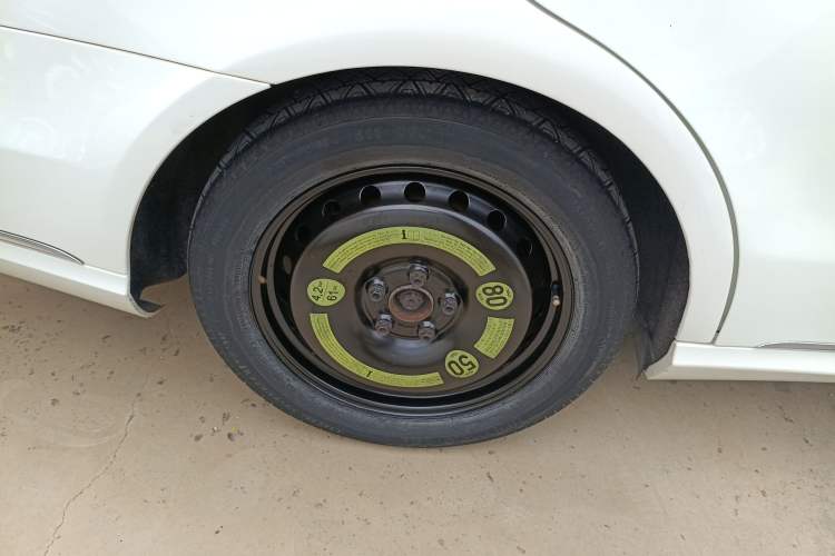 Used Mercedes-Benz E-Class 2015 Revised E 180 L Sport Edition Right Rear Wheel Hub