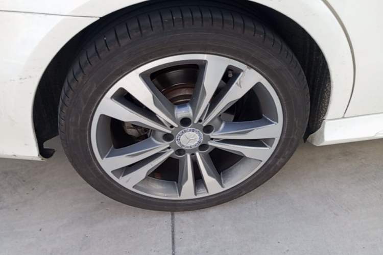 Used Mercedes-Benz E-Class 2015 Restyled E 260 L Sport Edition Right Rear Wheel Hub