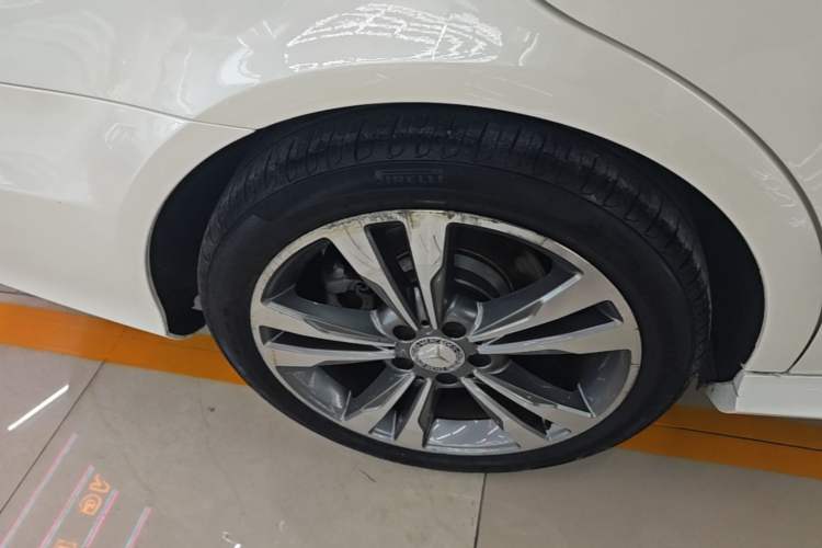 Used Mercedes-Benz E-Class 2015 Facelift E 200 L Sport Edition Right Rear Wheel Hub