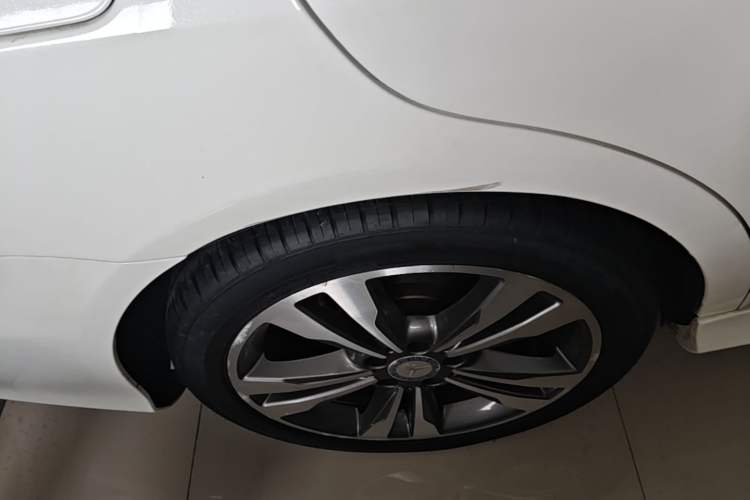 Used Mercedes-Benz E-Class 2015 Facelift E 200 L Sport Edition Right Rear Wheel Hub