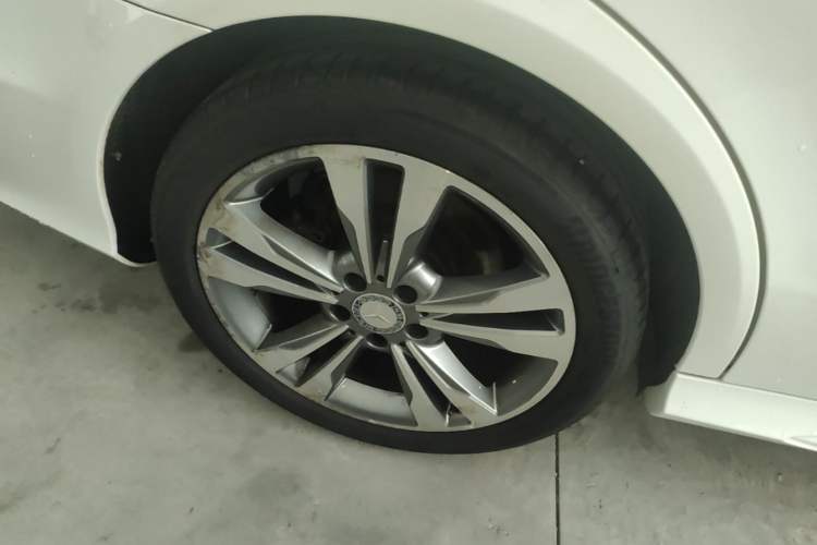 Used Mercedes-Benz E-Class 2015 E 260 L Sport Edition Right Rear Wheel Hub