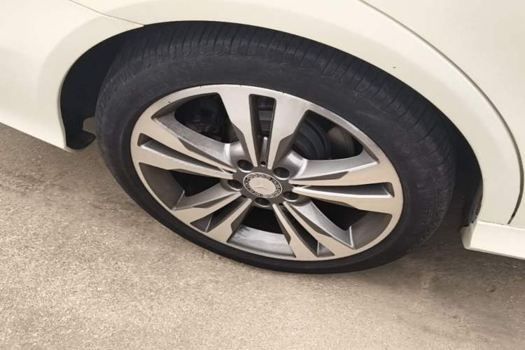 Used Mercedes-Benz E-Class 2015 Restyled E 260 L Sport Edition Right Rear Wheel Hub