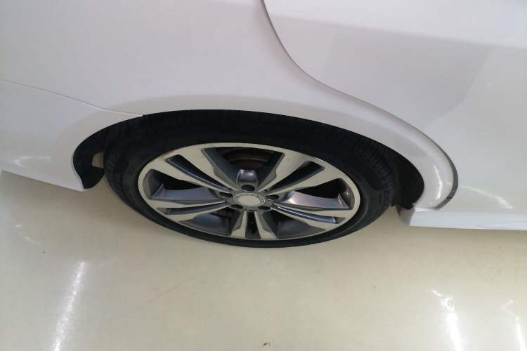 Used Mercedes-Benz E-Class 2015 E 260 L Sport & Fashion Model Right Rear Wheel Hub