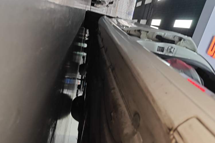 Used Mercedes-Benz E-Class 2015 E 260 L Sport Edition Right Side Sill