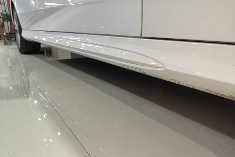 Used Mercedes-Benz E-Class 2015 Restyled E 260 L Sport Edition Right Side Sill