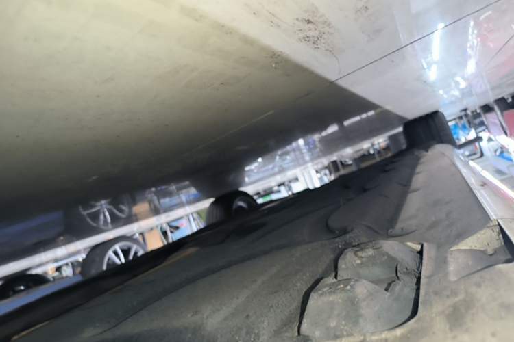 Used Mercedes-Benz E-Class 2015 E 260 L Sport Edition Right Side Sill