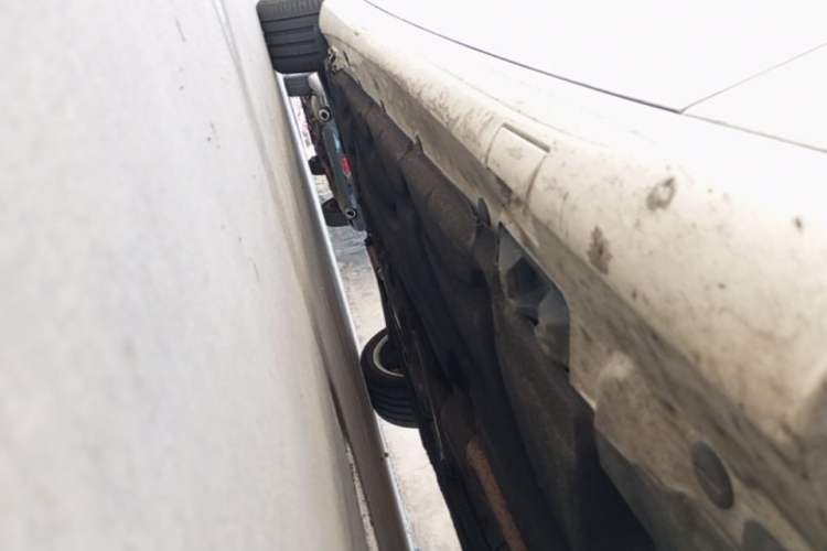 Used Mercedes-Benz E-Class 2015 Restyled E 260 L Sport Edition Right Side Sill