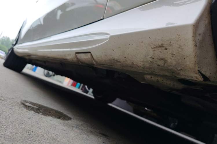 Used Mercedes-Benz E-Class 2015 Restyled E 260 L Sport Edition Right Side Sill