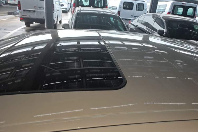 Used Mercedes-Benz E-Class 2015 E 260 L Sport Edition Roof