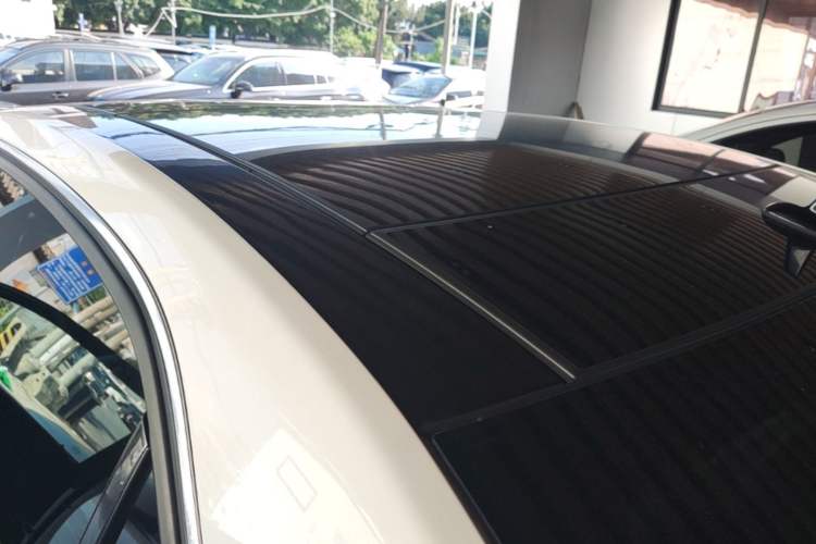 Used Mercedes-Benz E-Class 2015 Restyled E 260 L Sport Edition Roof