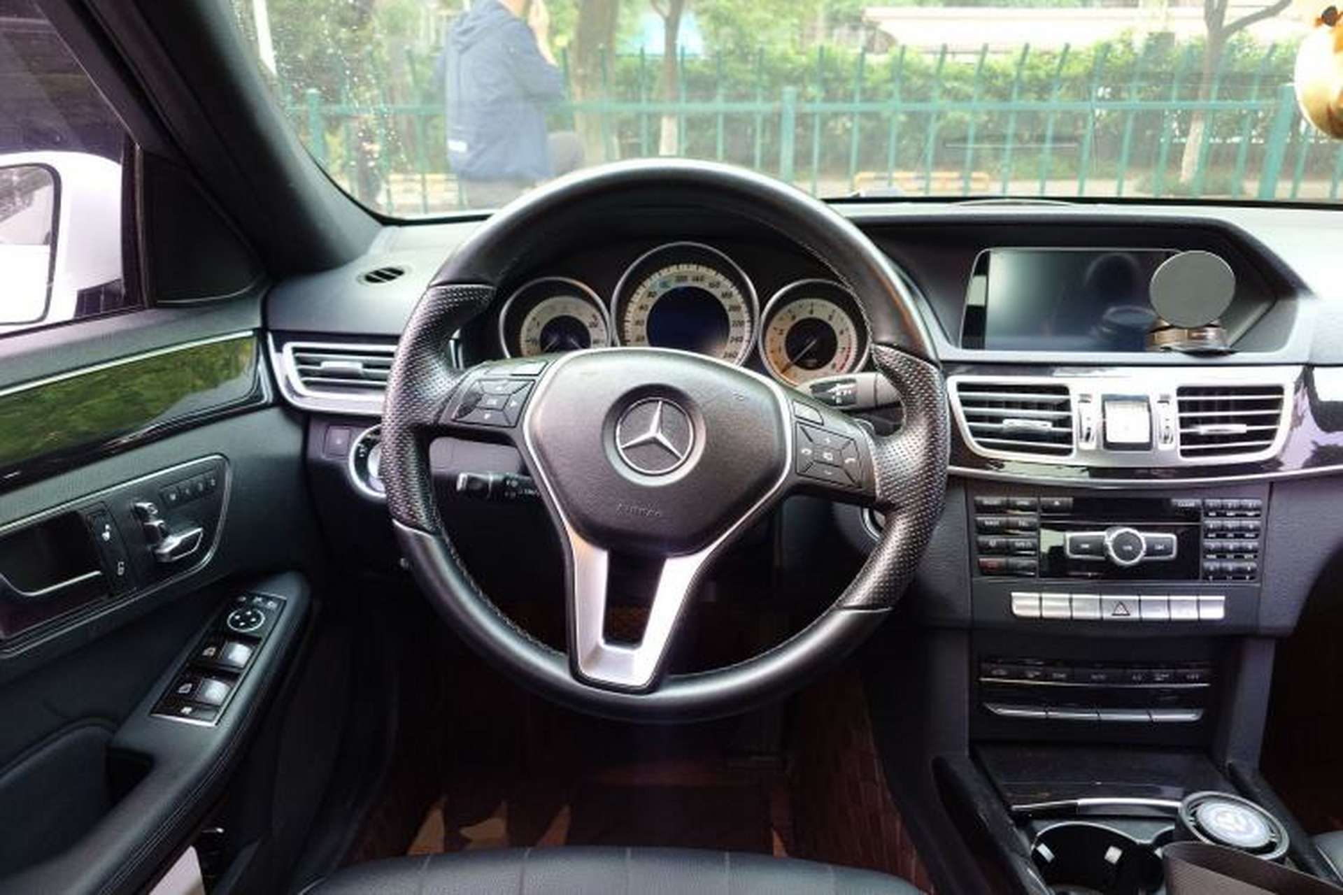 Used Mercedes-Benz E-Class 2015 E 200 L Sport Edition Steering Wheel