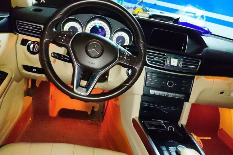 Used Mercedes-Benz E-Class 2015 E 260 L Sport Edition Steering Wheel