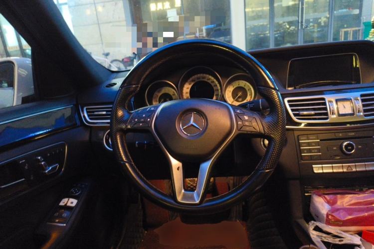 Used Mercedes-Benz E-Class 2015 Revised E 260 L Sporty and Stylish Edition Steering Wheel