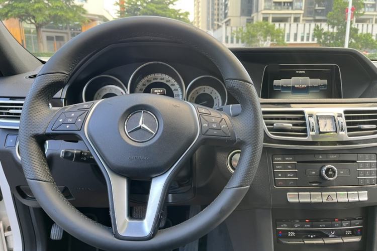 Used Mercedes-Benz E-Class 2015 Restyled E 260 L Sport Edition Steering Wheel