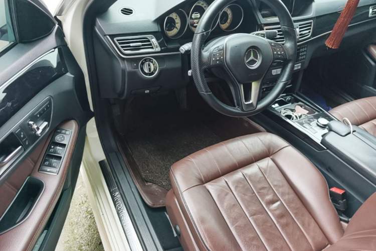 Used Mercedes-Benz E-Class 2015 E 260 L Sport Luxury Model Steering Wheel