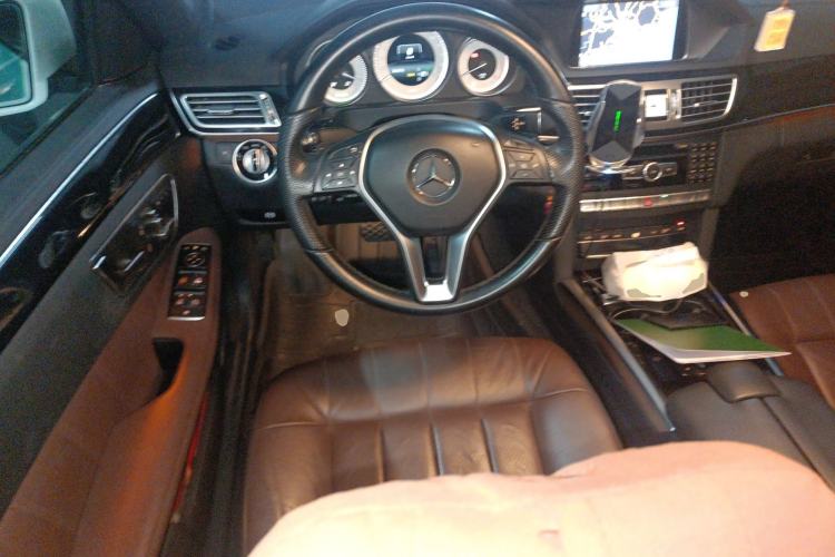 Used Mercedes-Benz E-Class 2015 E 320 L Sport 4MATIC Steering Wheel