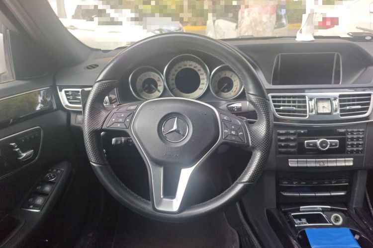 Used Mercedes-Benz E-Class 2015 E 260 L Sport & Fashion Model Steering Wheel