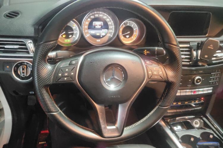 Used Mercedes-Benz E-Class 2015 Facelift E 200 L Sport Edition Steering Wheel
