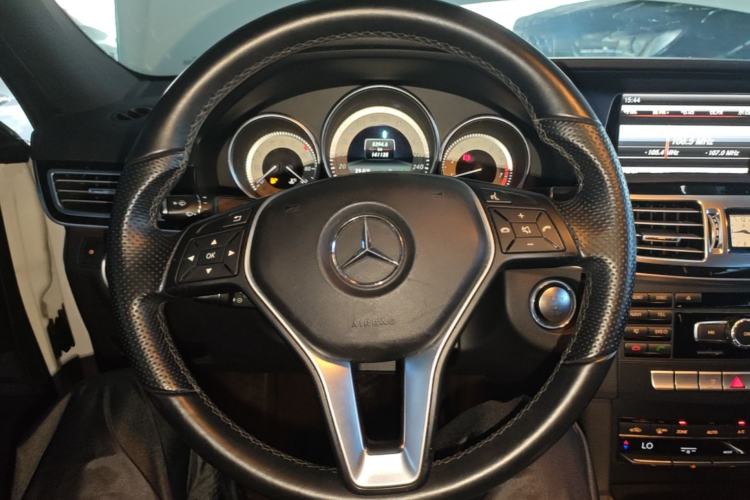 Used Mercedes-Benz E-Class 2015 E 260 L Sport Edition Steering Wheel