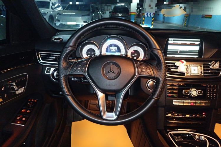 Used Mercedes-Benz E-Class 2015 E 260 L Sport Edition Steering Wheel
