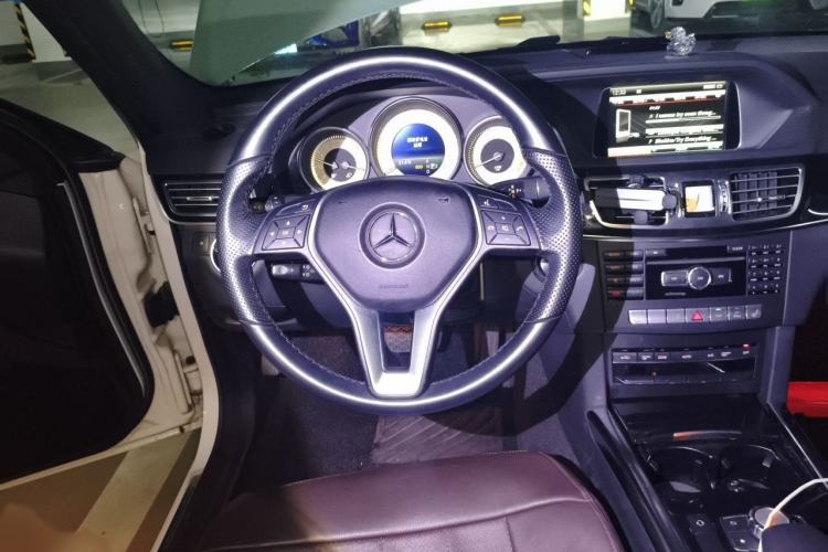 Used Mercedes-Benz E-Class 2015 E 320 L 4MATIC Steering Wheel