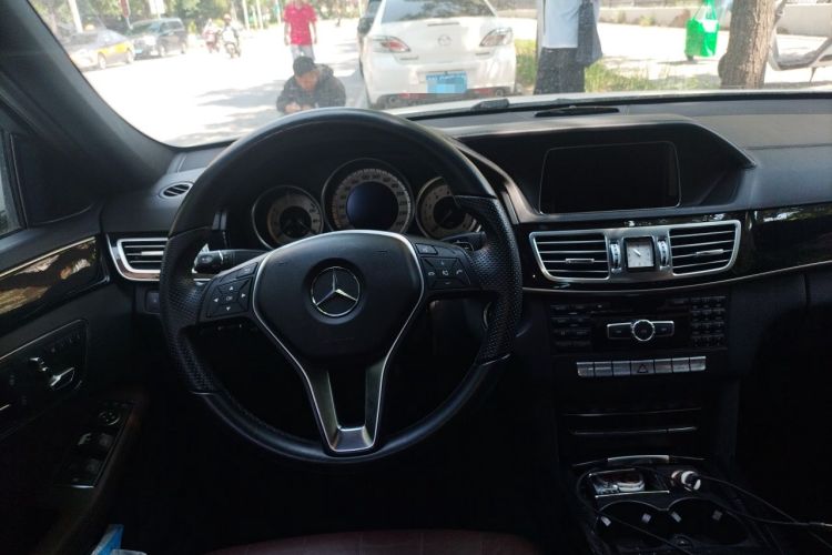 Used Mercedes-Benz E-Class 2015 E 320 L Sport 4MATIC Steering Wheel