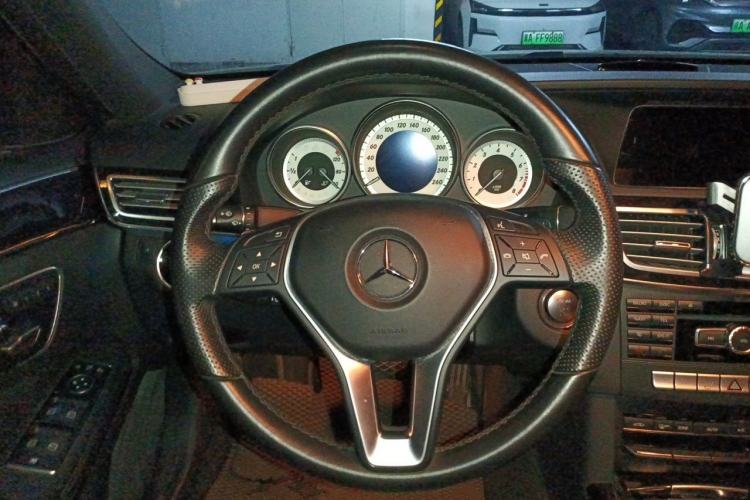 Used Mercedes-Benz E-Class 2015 E 260 L Sport Edition Steering Wheel