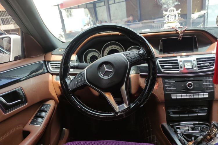 Used Mercedes-Benz E-Class 2015 Revised E 180 L Sport Edition Steering Wheel