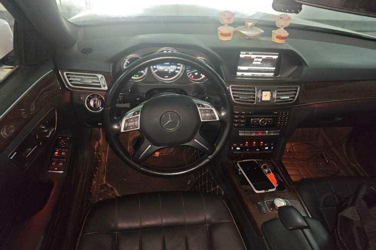 Used Mercedes-Benz E-Class 2015 E 200 L Steering Wheel
