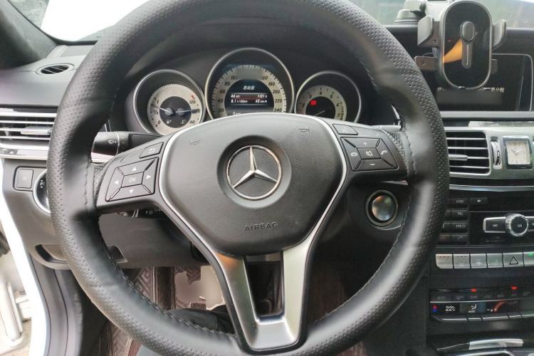 Used Mercedes-Benz E-Class 2015 E 400 L Sport Luxury 4MATIC Steering Wheel