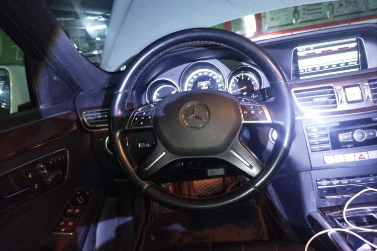 Used Mercedes-Benz E-Class 2015 E 200 L Steering Wheel