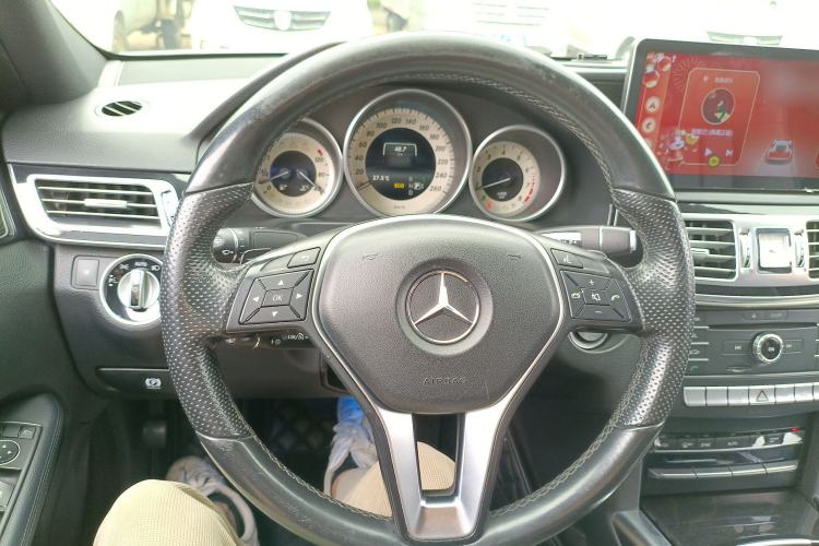 Used Mercedes-Benz E-Class 2015 Revised E 180 L Sport Edition Steering Wheel