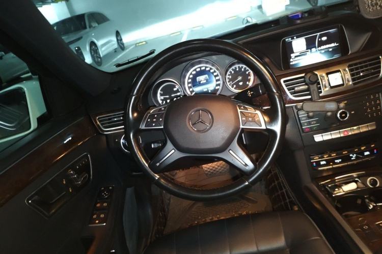 Used Mercedes-Benz E-Class 2015 Facelift E 200 L Steering Wheel
