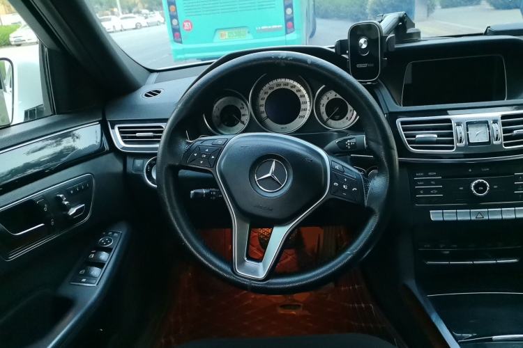 Used Mercedes-Benz E-Class 2015 Restyled E 260 L Sport Edition Steering Wheel