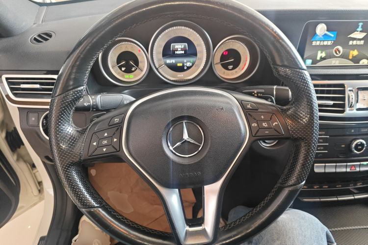 Used Mercedes-Benz E-Class 2015 Facelift E 200 L Sport Edition Steering Wheel