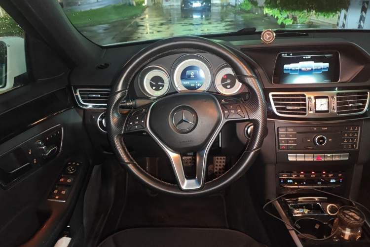 Used Mercedes-Benz E-Class 2015 Restyled E 260 L Sport Edition Steering Wheel