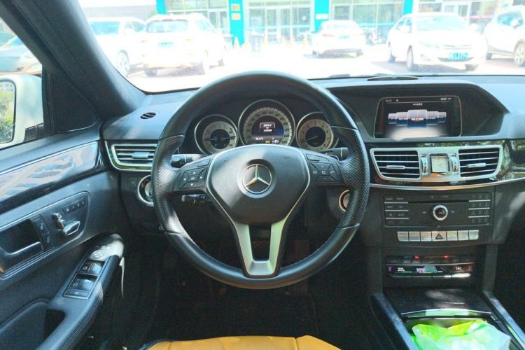 Used Mercedes-Benz E-Class 2015 E 260 L Sport & Fashion Model Steering Wheel