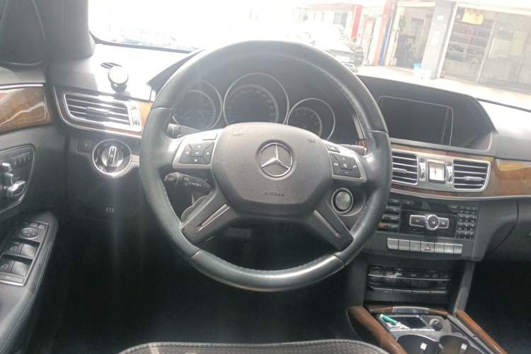Used Mercedes-Benz E-Class 2015 E 200 L Steering Wheel