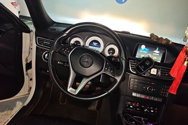Used Mercedes-Benz E-Class 2015 Restyled E 260 L Sport Edition Steering Wheel