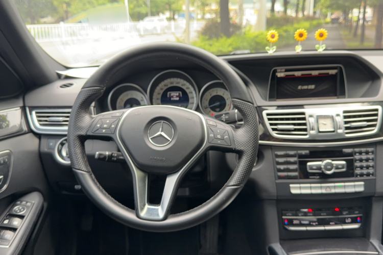 Used Mercedes-Benz E-Class 2015 E 260 L Sport Edition Steering Wheel