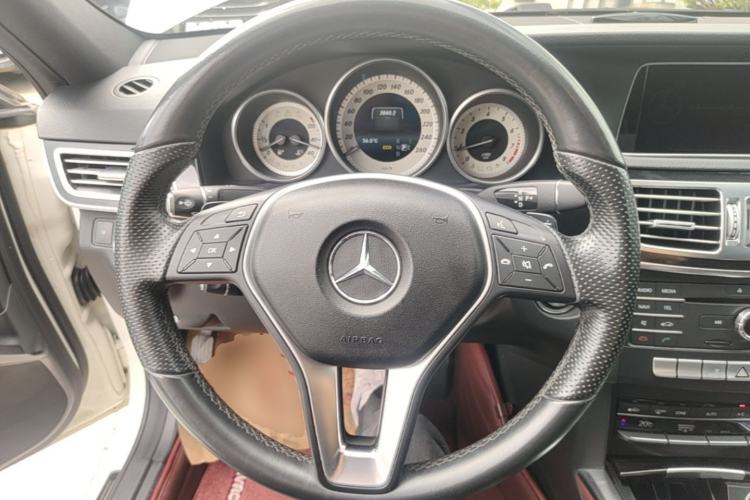 Used Mercedes-Benz E-Class 2015 Restyled E 260 L Sport Edition Steering Wheel