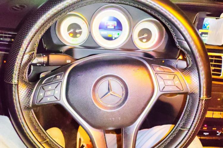 Used Mercedes-Benz E-Class 2015 E 260 L Sport Edition Steering Wheel