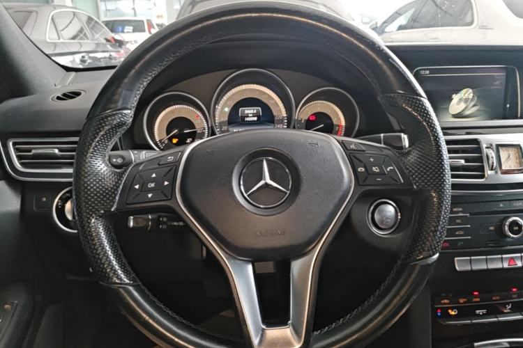 Used Mercedes-Benz E-Class 2015 Facelift E 200 L Sport Edition Steering Wheel
