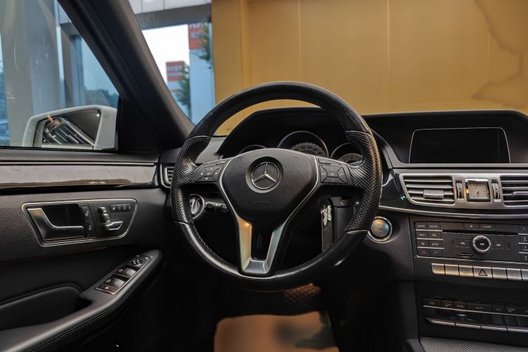 Used Mercedes-Benz E-Class 2015 Facelift E 200 L Sport Edition Steering Wheel