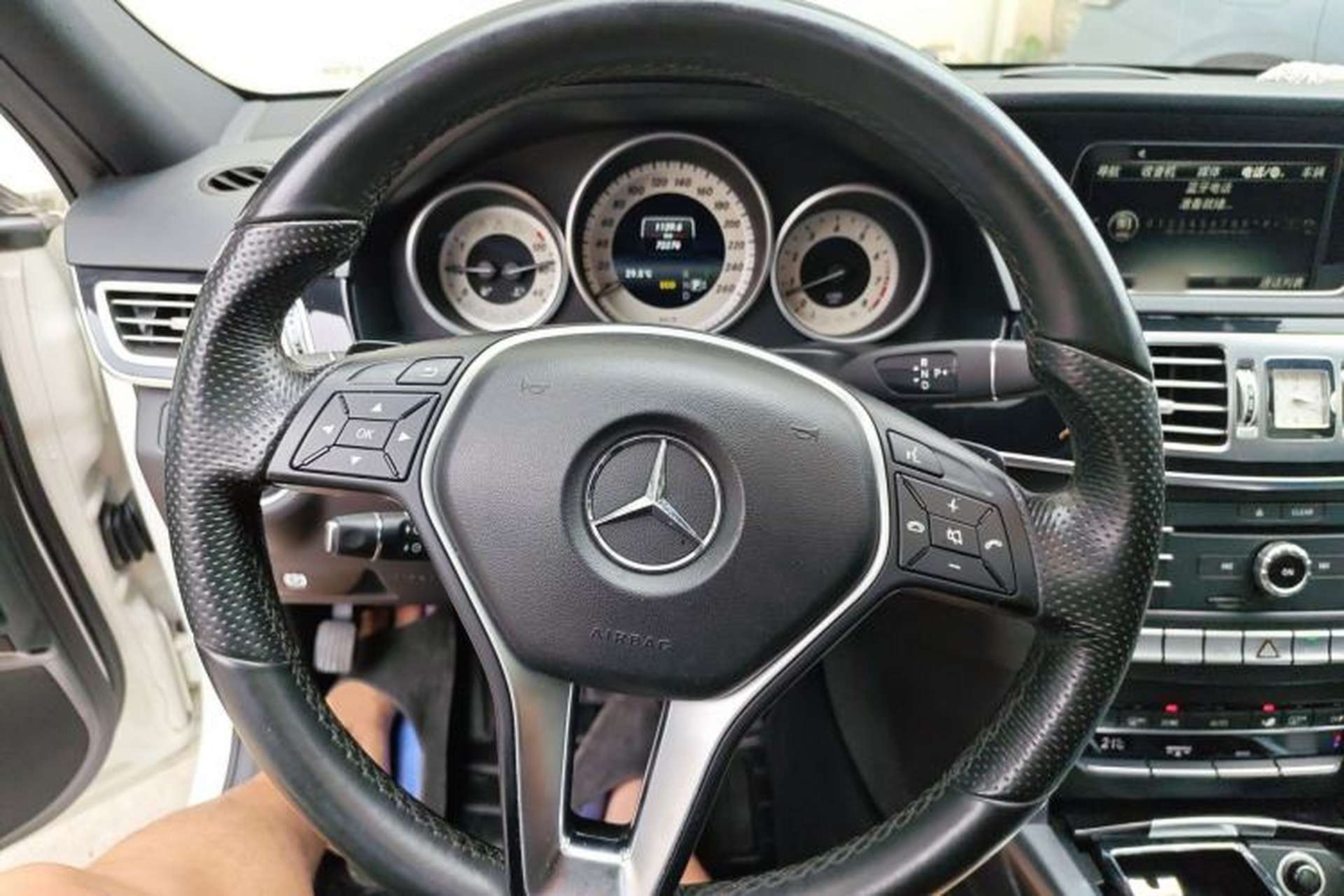 Used Mercedes-Benz E-Class 2015 Restyled E 260 L Sport Edition Steering Wheel