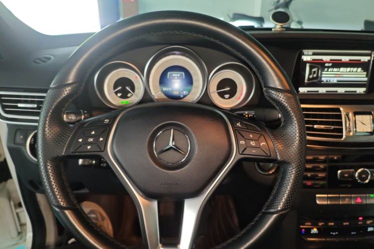 Used Mercedes-Benz E-Class 2015 E 260 L Sport Edition Steering Wheel