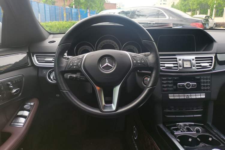 Used Mercedes-Benz E-Class 2015 E 260 L Sport Luxury Model Steering Wheel