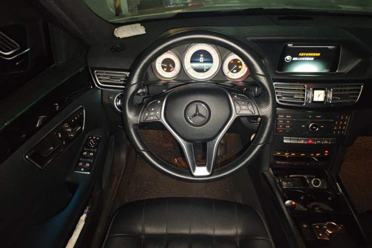 Used Mercedes-Benz E-Class 2015 Restyled E 260 L Sport Edition Steering Wheel