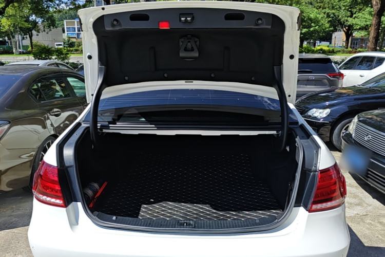 Used Mercedes-Benz E-Class 2015 Revised E 180 L Sport Edition Trunk